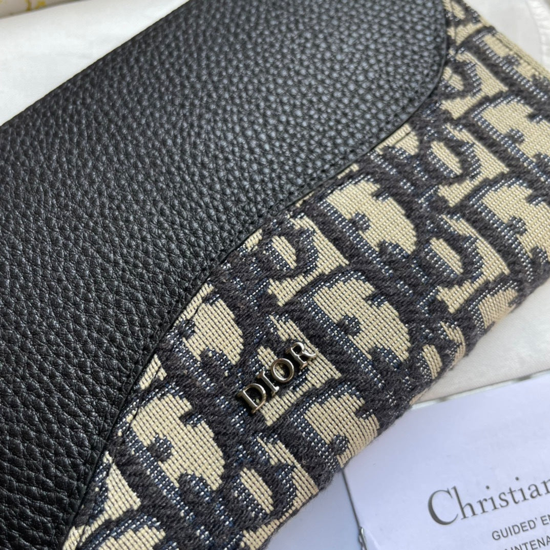 Fashionable Dior Long Wallet With Signature Monogram And Contrast Leather Design 2ADBC315YKS_H05E