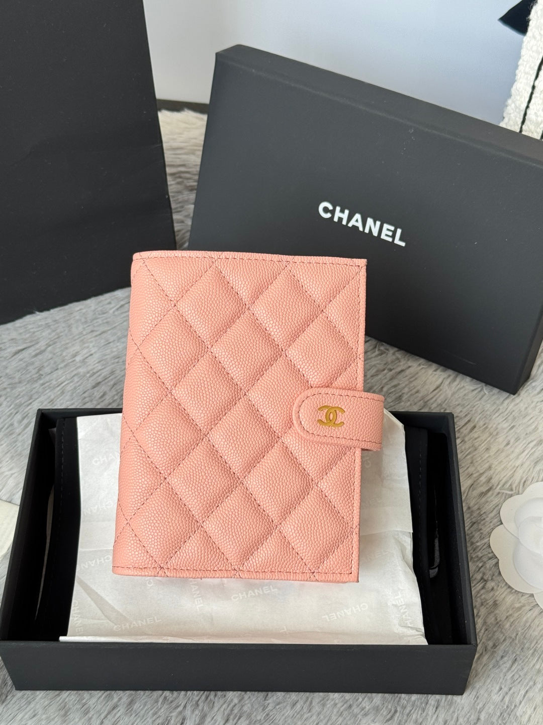 Chanel Black Quilted Leather Compact Wallet With Gold Tone CC Turn - Lock Closure AP3266