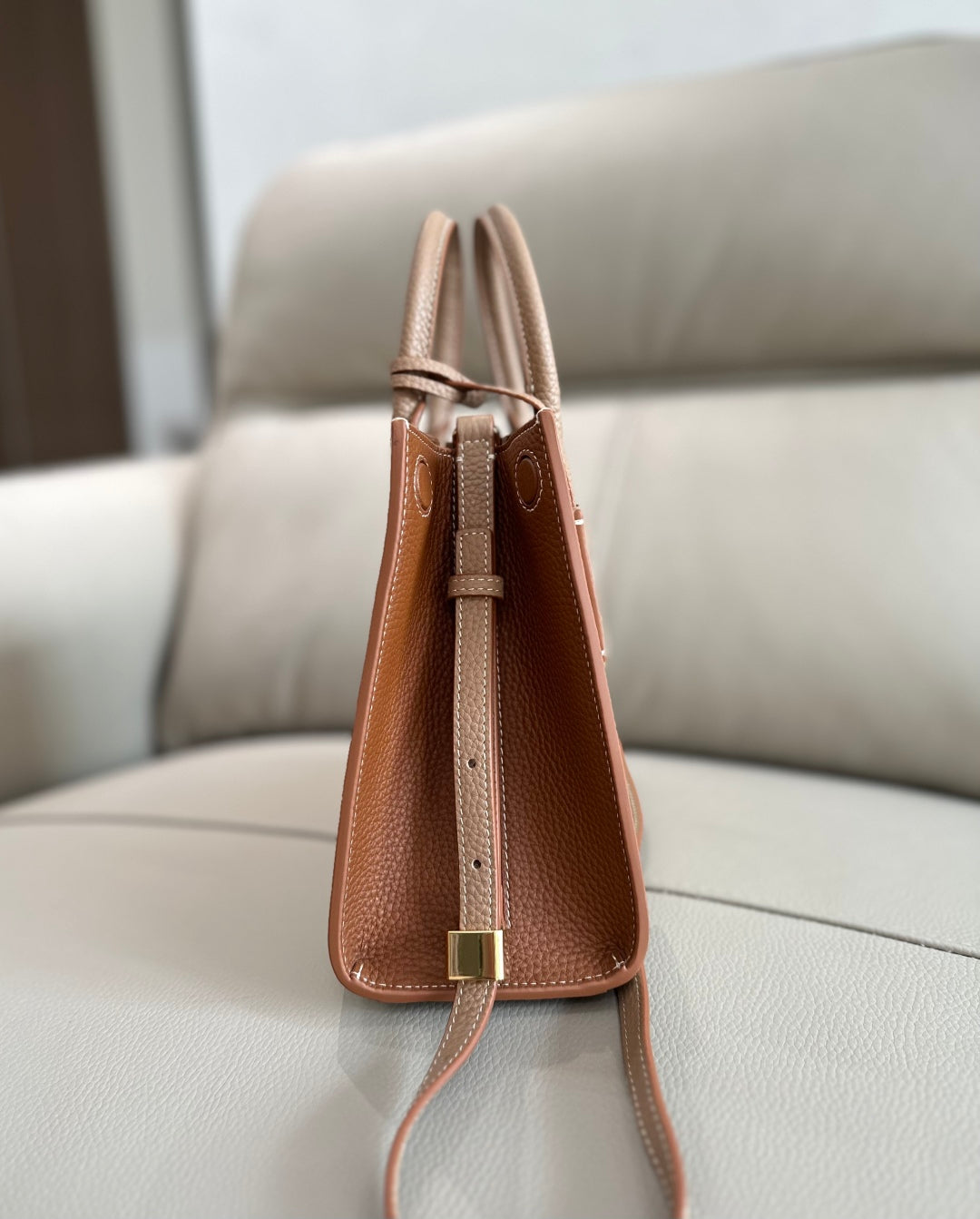 Elegant White/Pink Burberry Handbag With Brown Accents And Signature TB Logo For Sophisticated Style Style No.0441