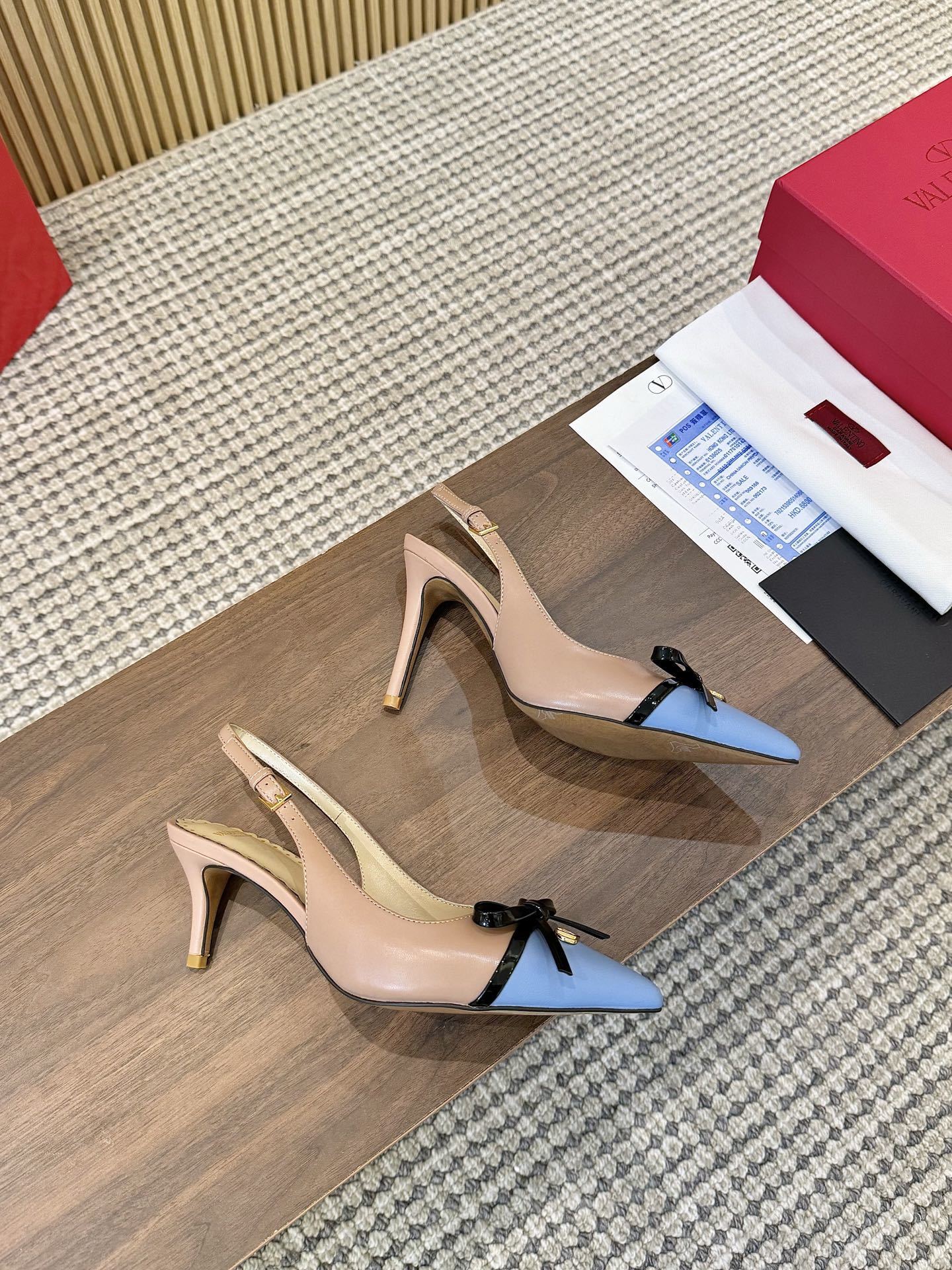 Valentino Women's Pointed Toe Bow High Heels Luxury Patent Leather Pumps