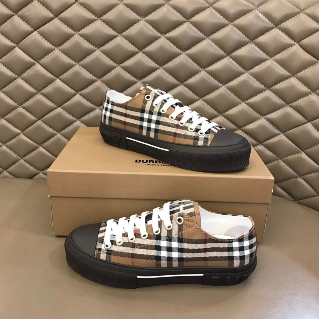 Burberry Unisex Plaid Canvas Sneakers Fashionable Versatile Footwear For Men And Women With Iconic Check Pattern