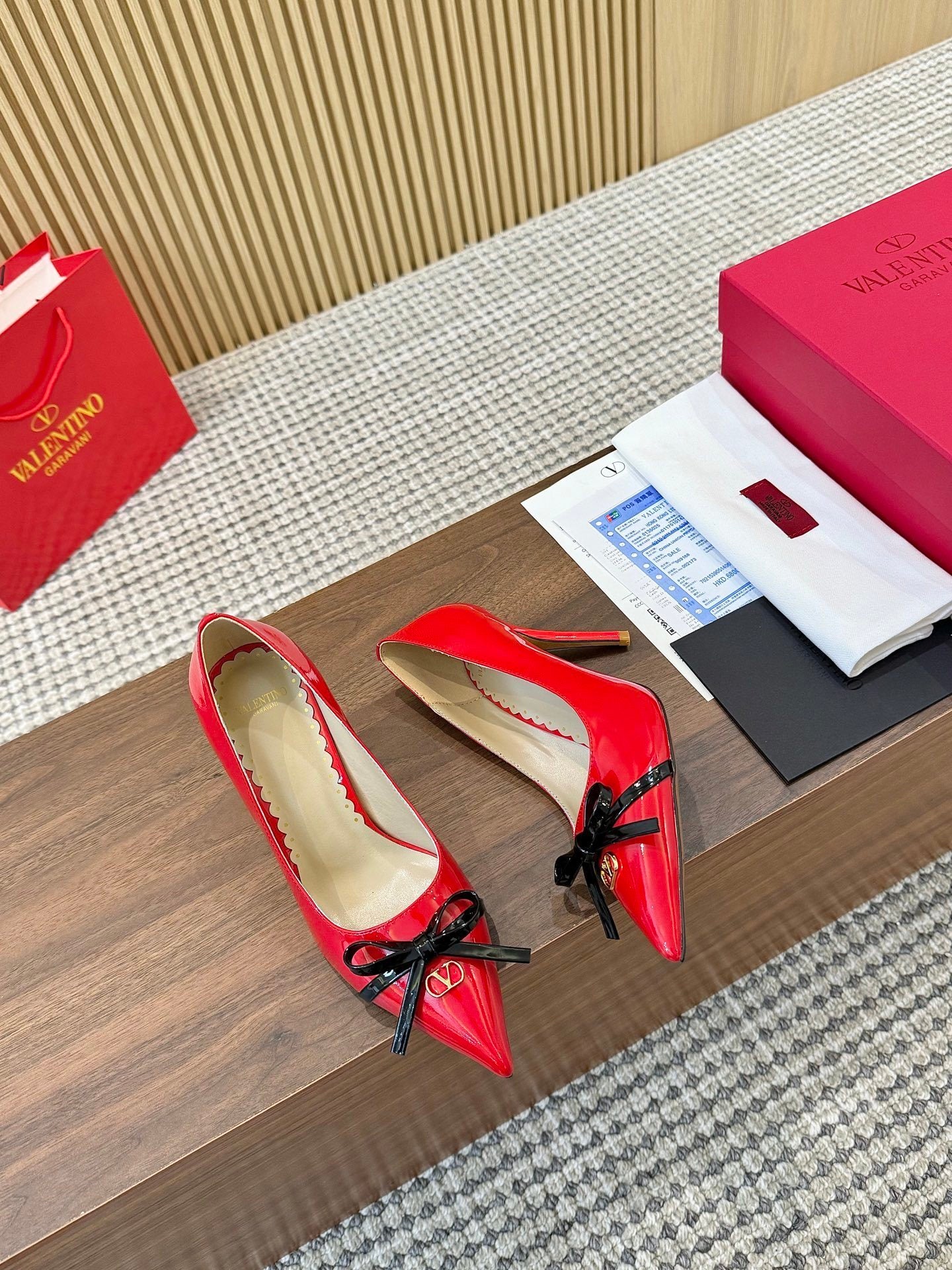 Valentino Women's Pointed Toe Bow High Heels Luxury Patent Leather Pumps