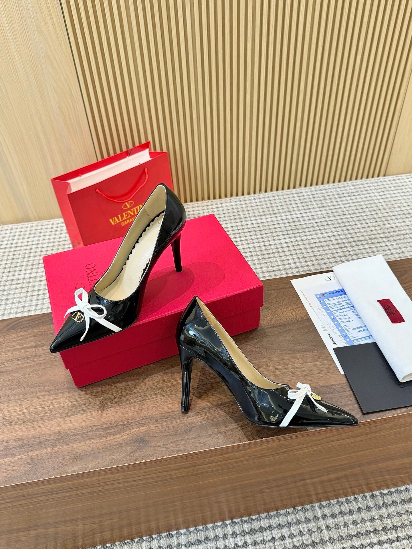 Valentino Women's Pointed Toe Bow High Heels Luxury Patent Leather Pumps