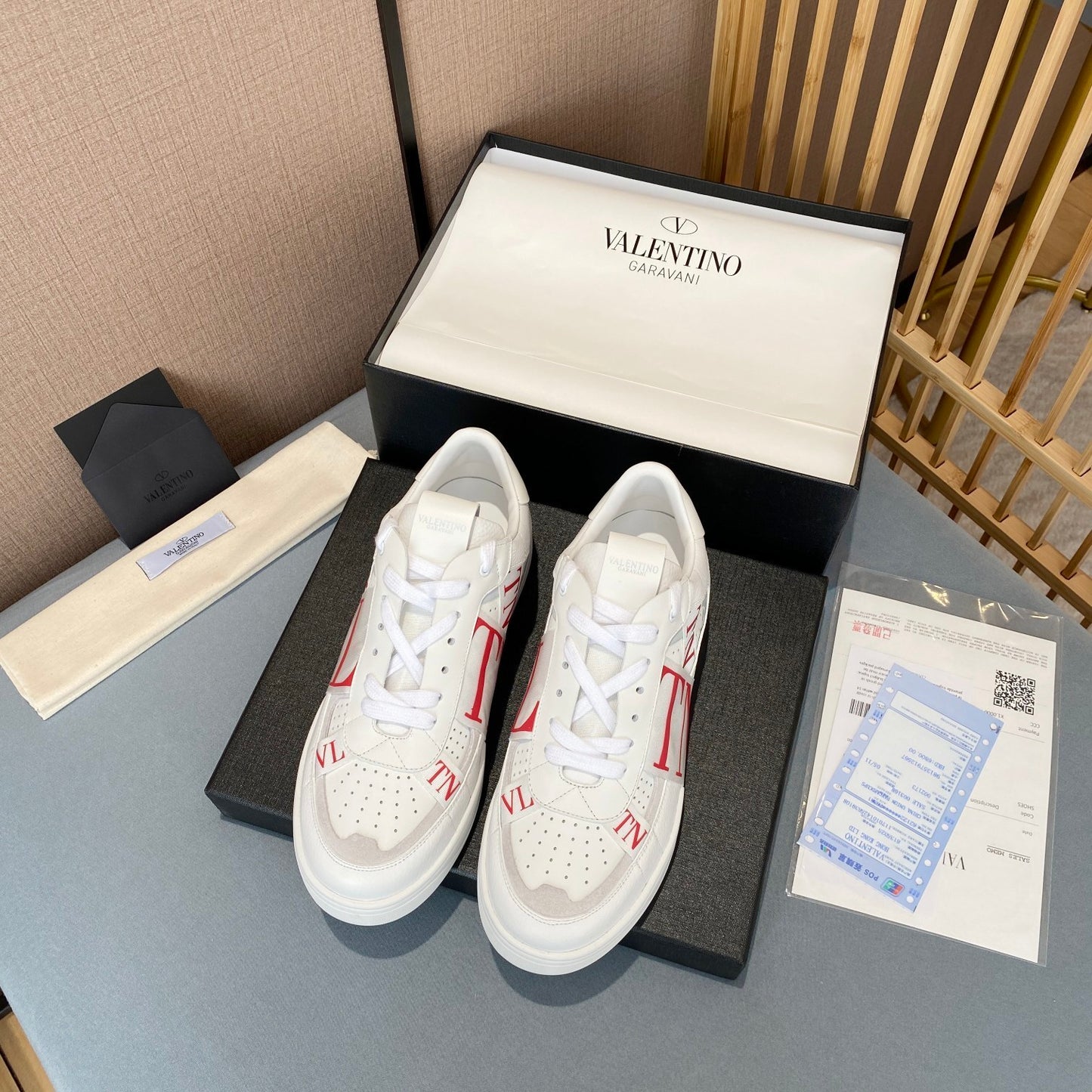 Valentino Unisex Sneakers VLTN Logo Luxury Fashion Sneakers