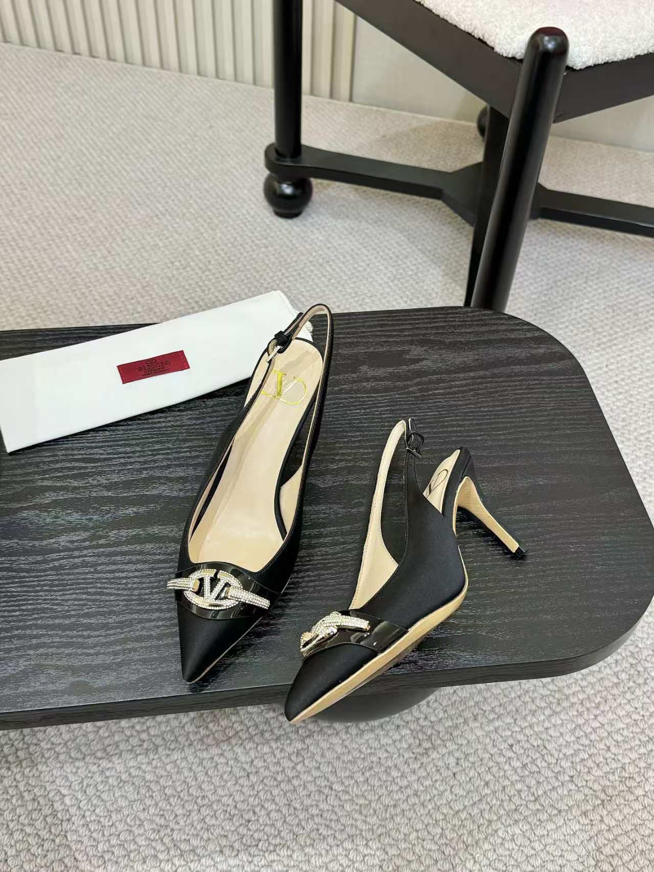 Valentino Women's Pointed Toe Bow High Heels Luxury Patent Leather Pumps