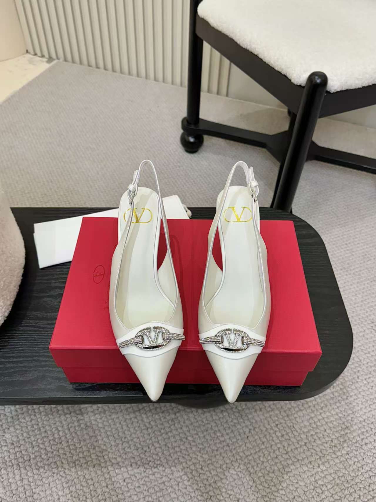 Valentino Women's Pointed Toe Bow High Heels Luxury Patent Leather Pumps