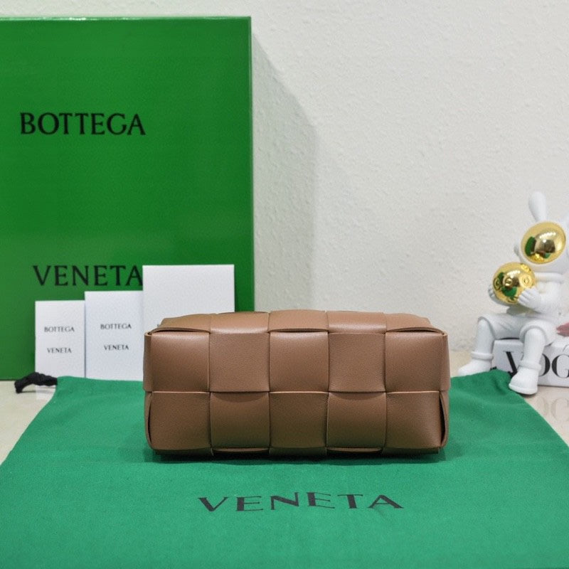 Elegant Bottega Veneta Woven Leather Shoulder Bag For Timeless Fashion Statements Product Code:9305