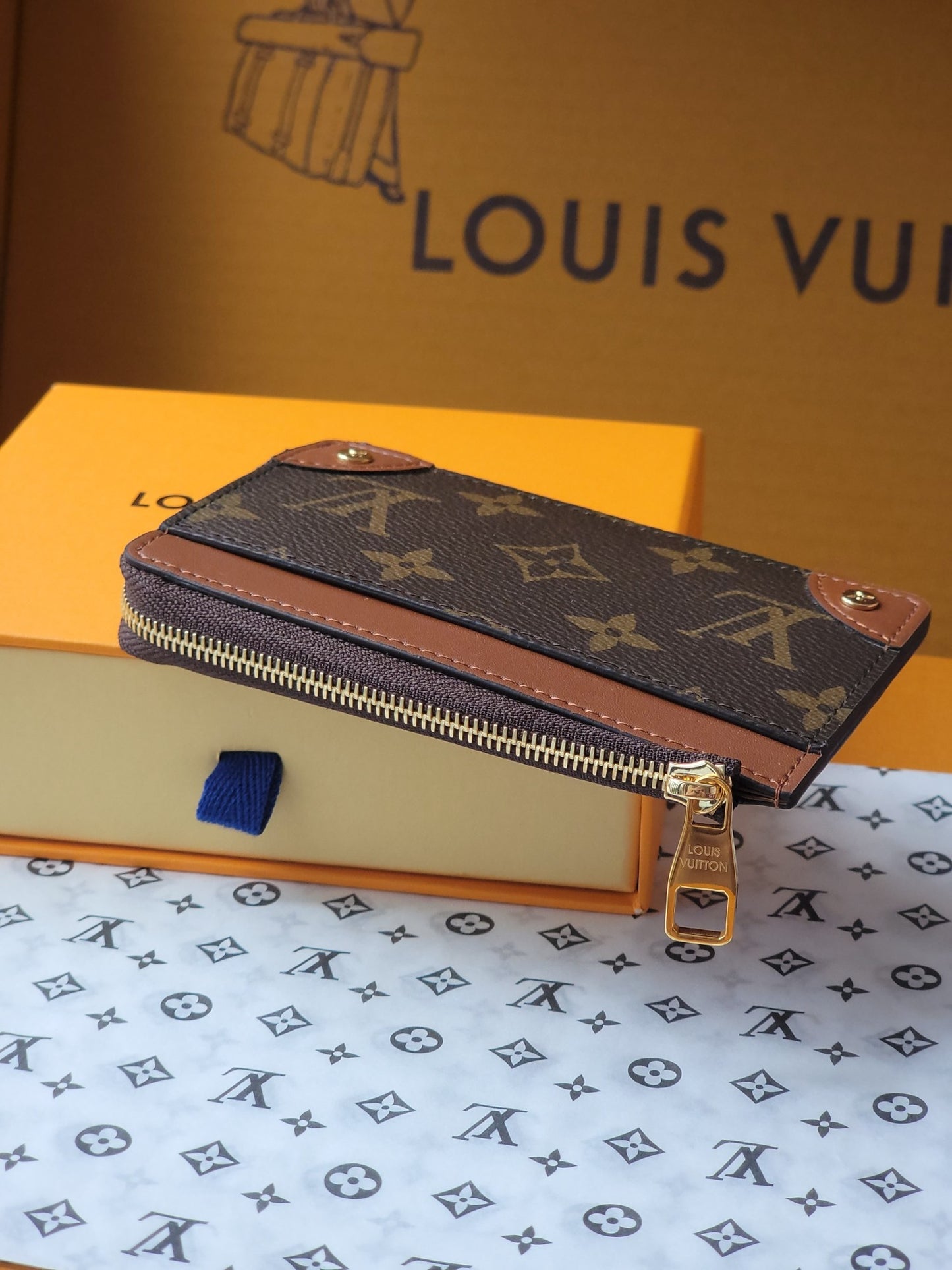 Chic Louis Vuitton Monogram Card Holder With Brown Accents And Gold Zipper M80556