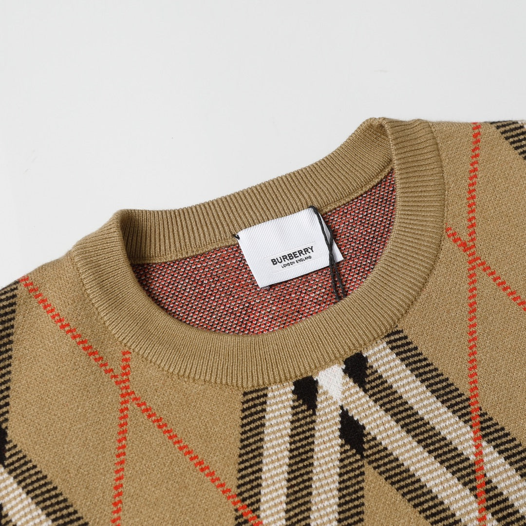 Burberry Men's Argyle Check Crew Neck Knitted Sweater