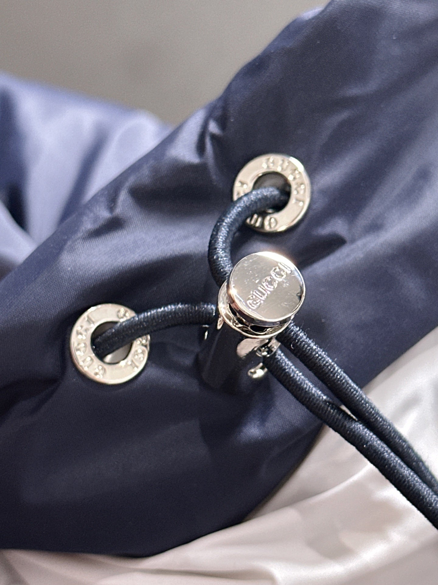Gucci Navy Blue Hooded Down Jacket With Brand Logo Stripe