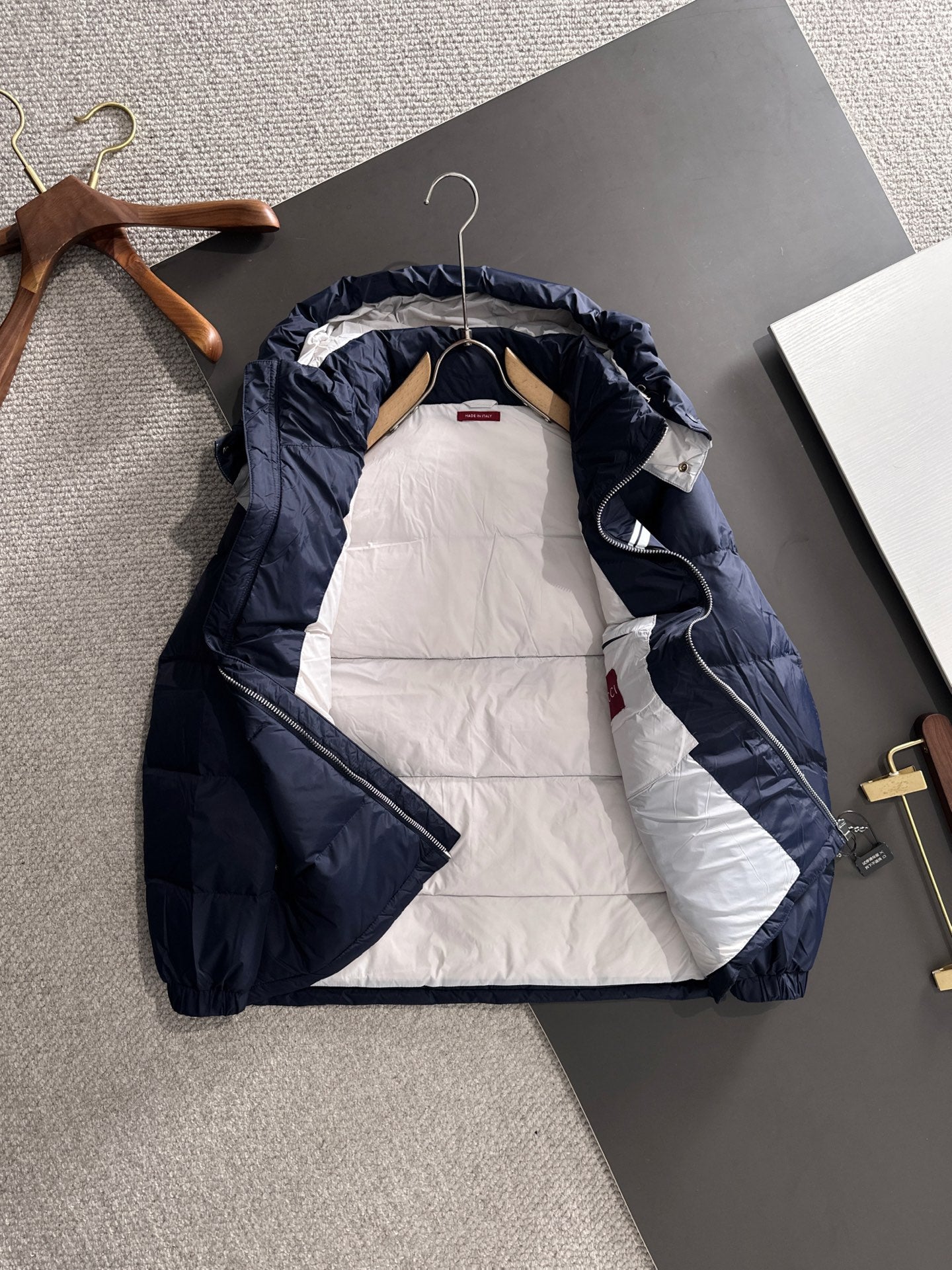Gucci Navy Blue Hooded Down Jacket With Brand Logo Stripe