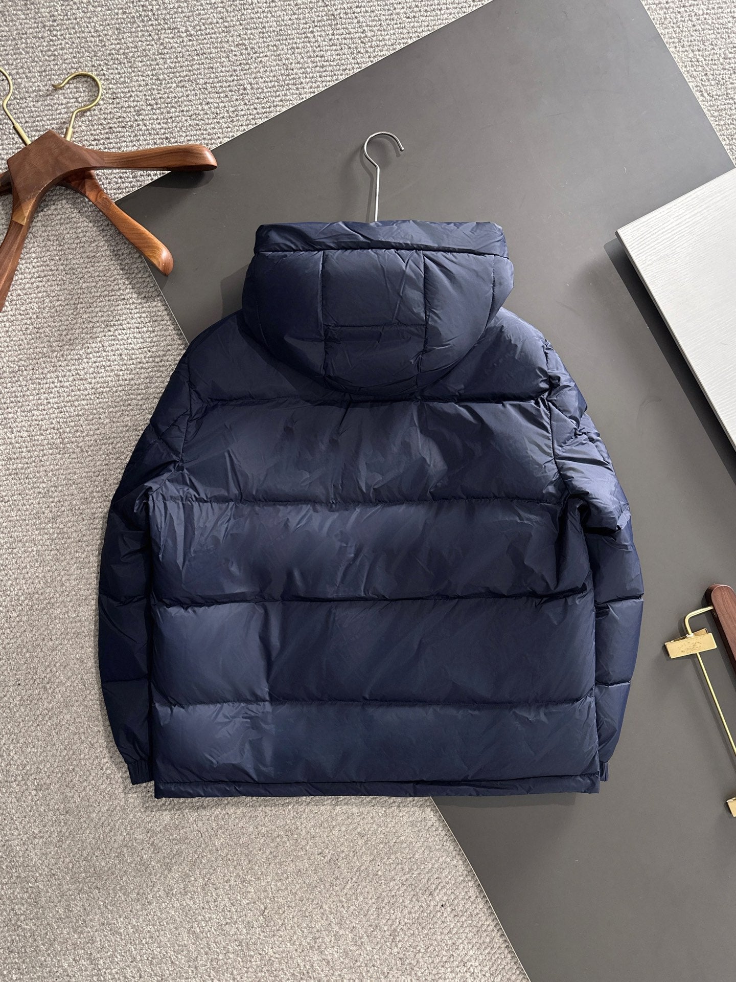 Gucci Navy Blue Hooded Down Jacket With Brand Logo Stripe