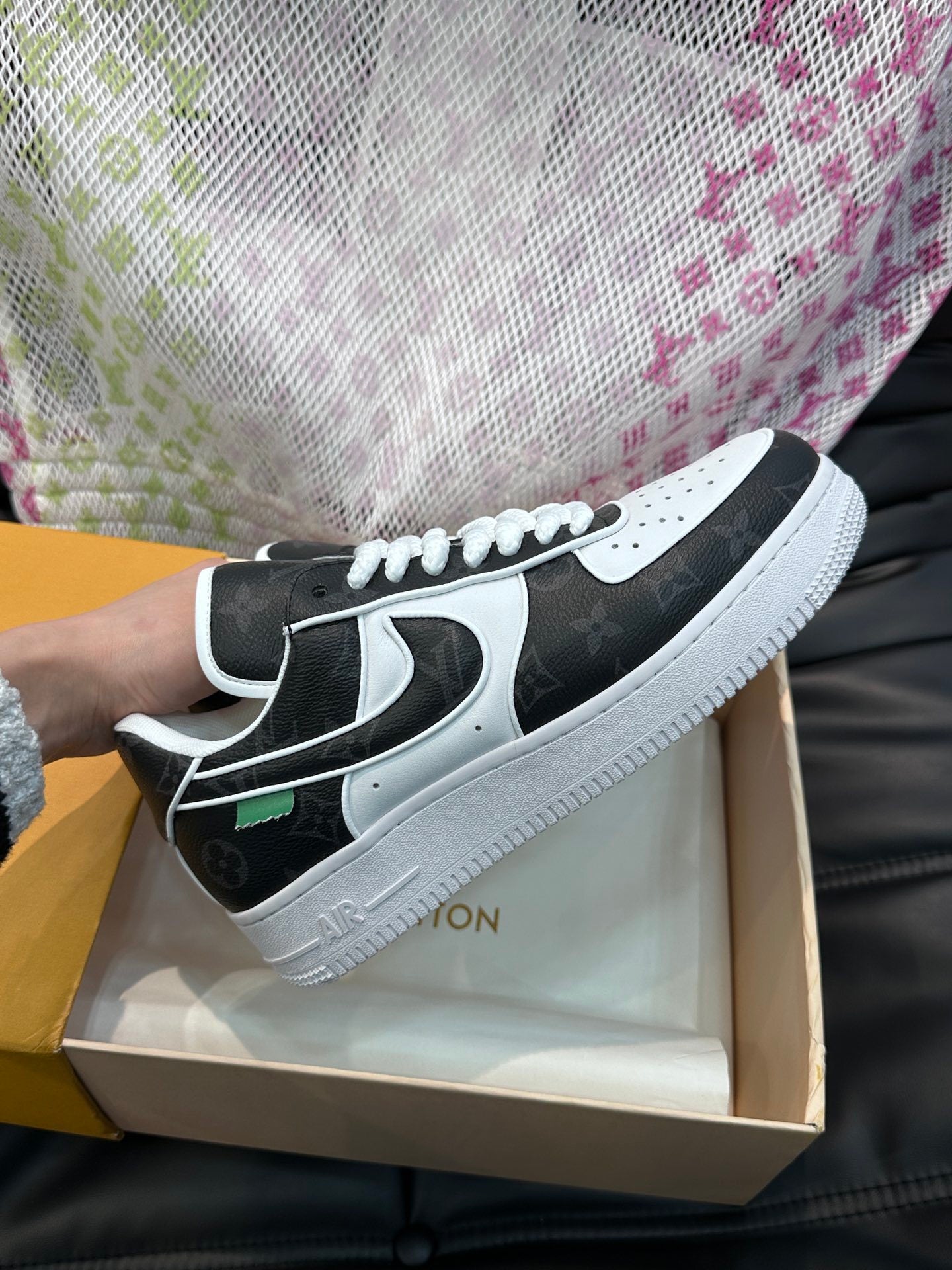 LV x Nike Collaborative Stylish And Comfortable Sneakers