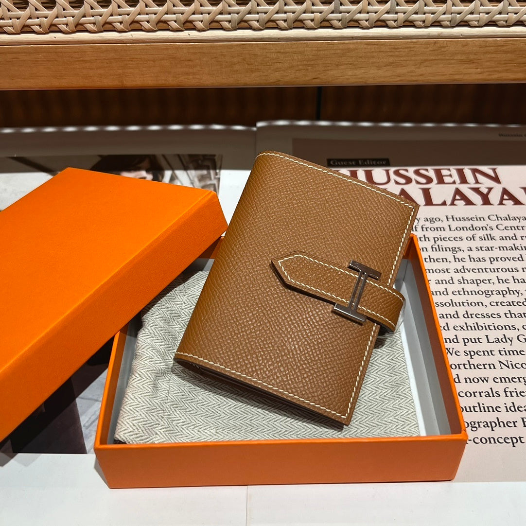 Chic Hermès Inspired Light Beige Leather Wallet with Iconic H Buckle in Gift Box 105-2