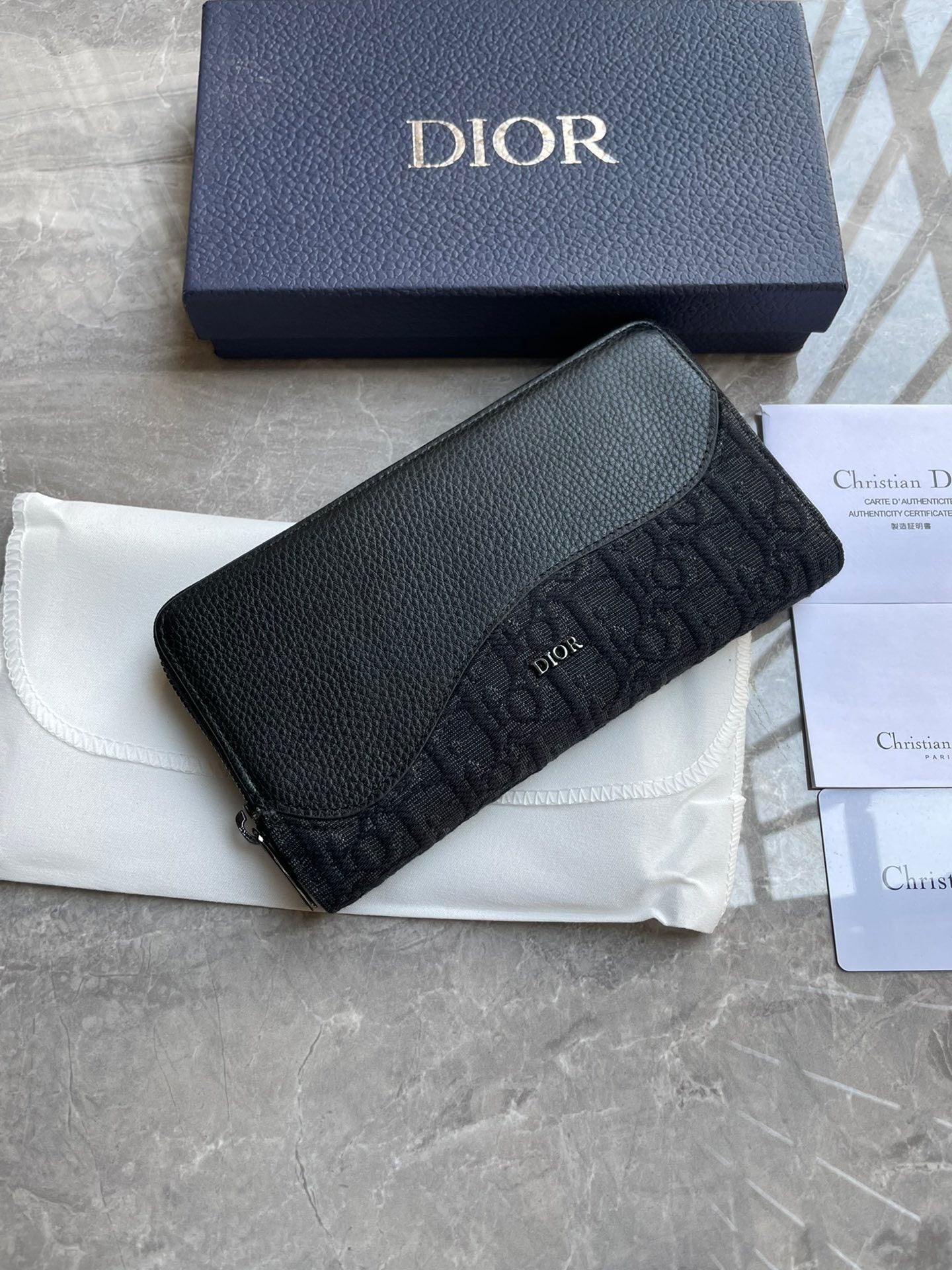 Fashionable Dior Long Wallet With Signature Monogram And Contrast Leather Design 2ADBC315YKS_H05E