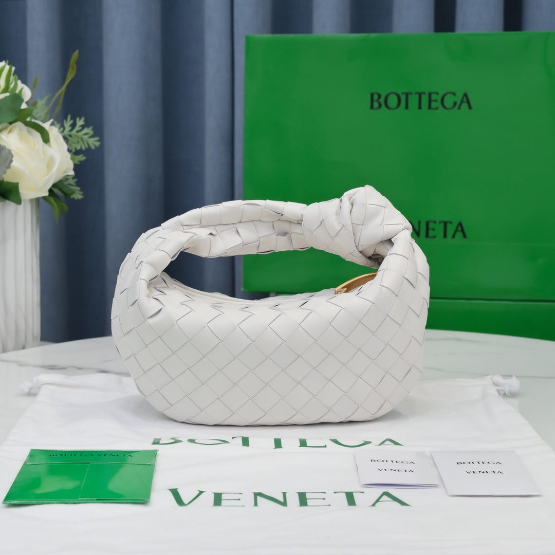 Bottega Veneta Jodie Bag in Light Green Intrecciato Leather with Knotted Handle Style No.6699