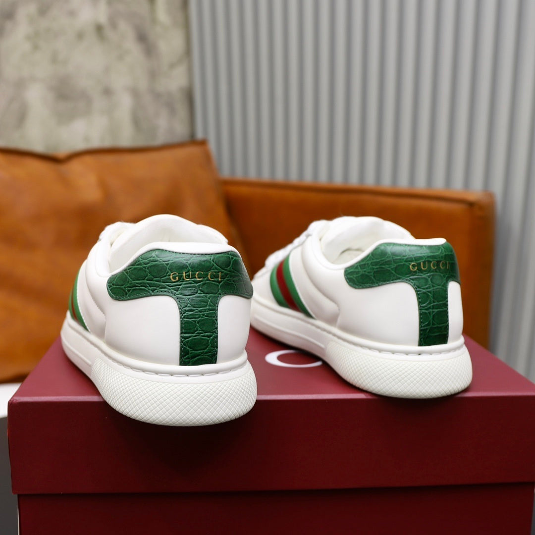 Gucci Unisex Sneakers With Iconic Green And Red Web Stripes