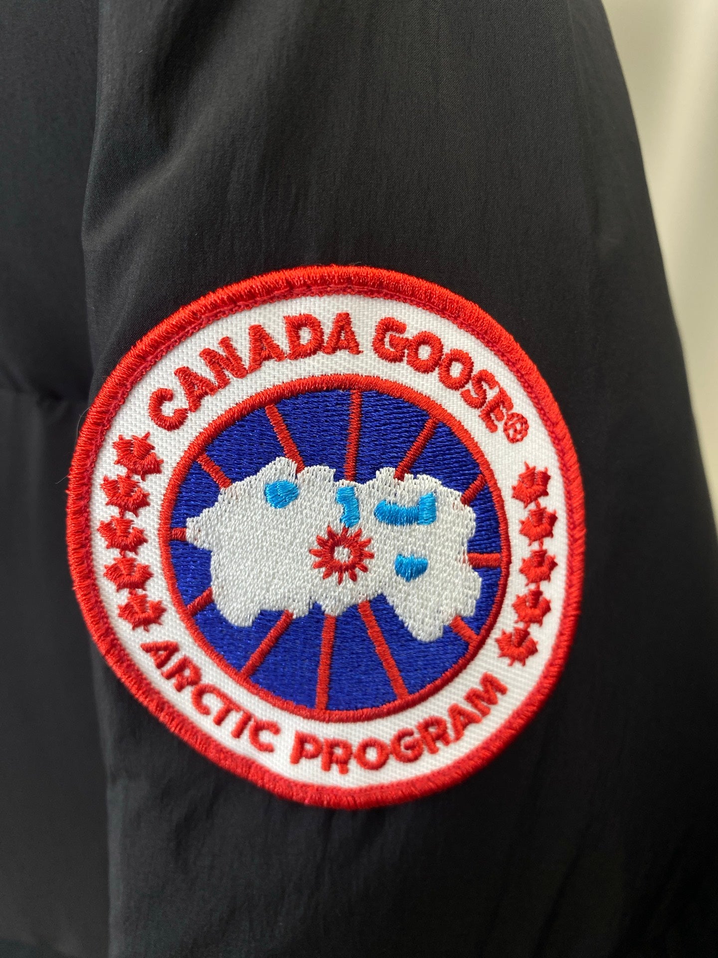 Chic Women's Canada Goose Grandview Puffer Jacket for Winter Chicness