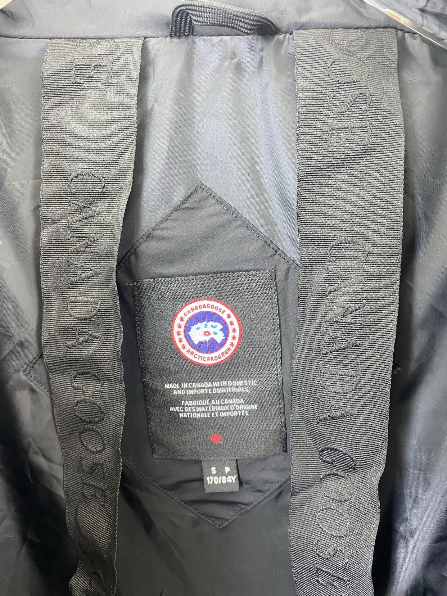 Chic Women's Canada Goose Grandview Puffer Jacket for Winter Chicness