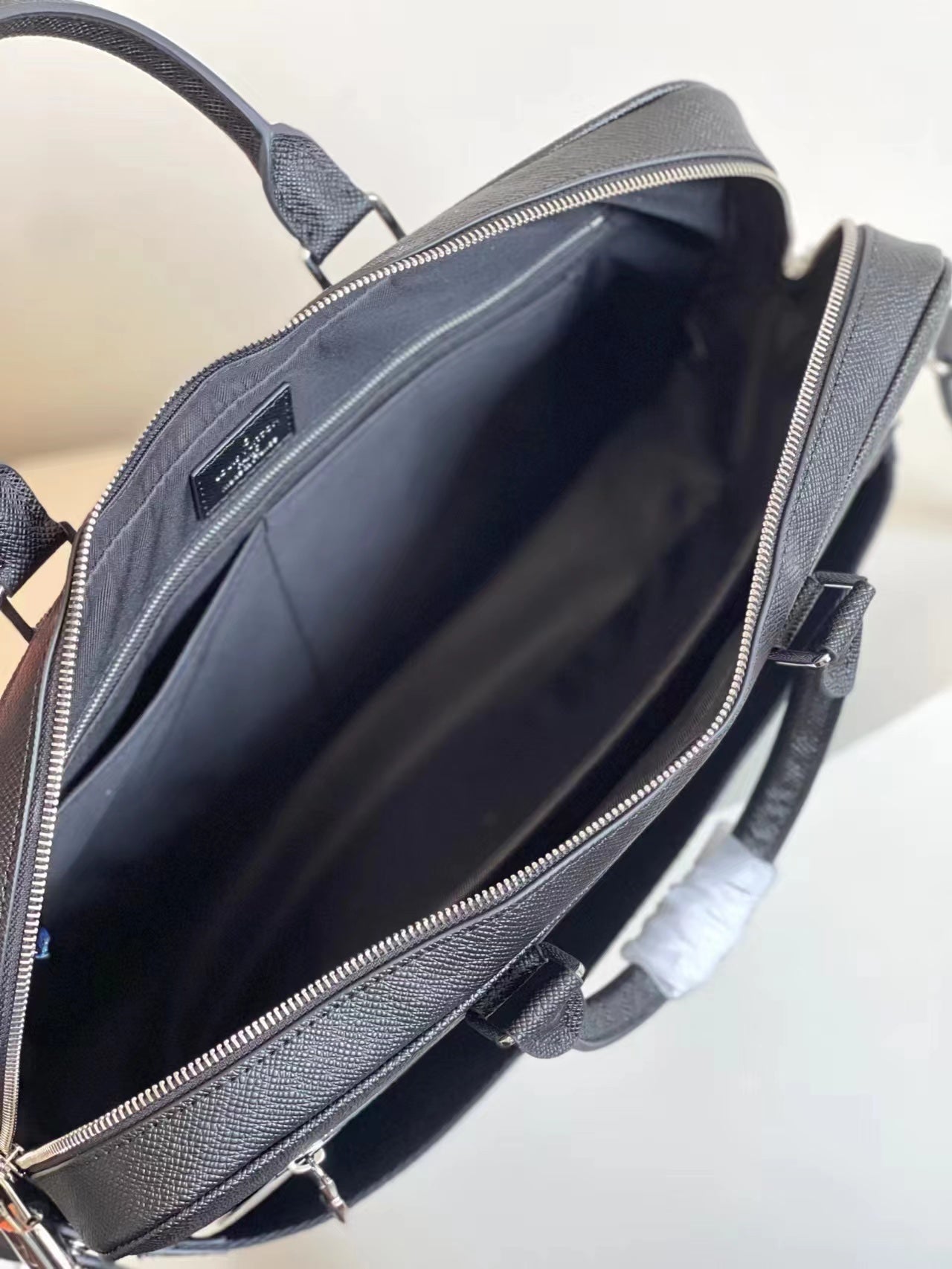 Louis Vuitton Black Taiga Leather Briefcase with Functional Zippers for Business Professionals M33441