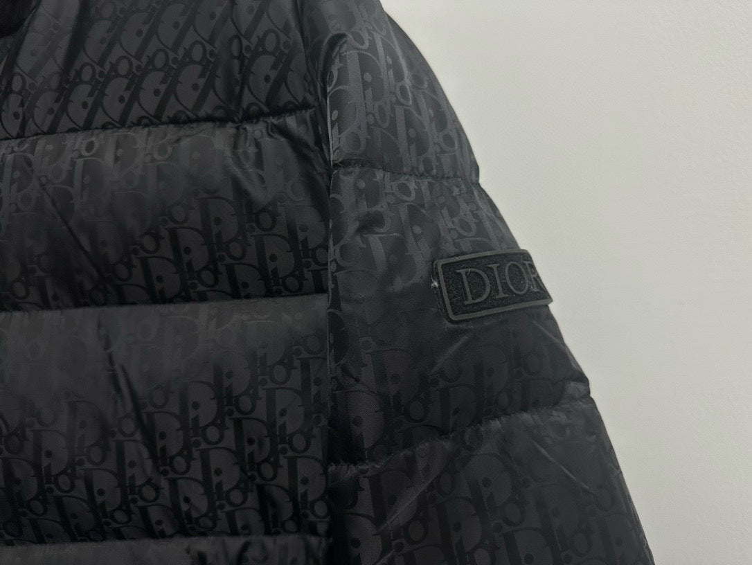 Stylish Black Dior Puffer Jacket For Cold - Weather Elegance