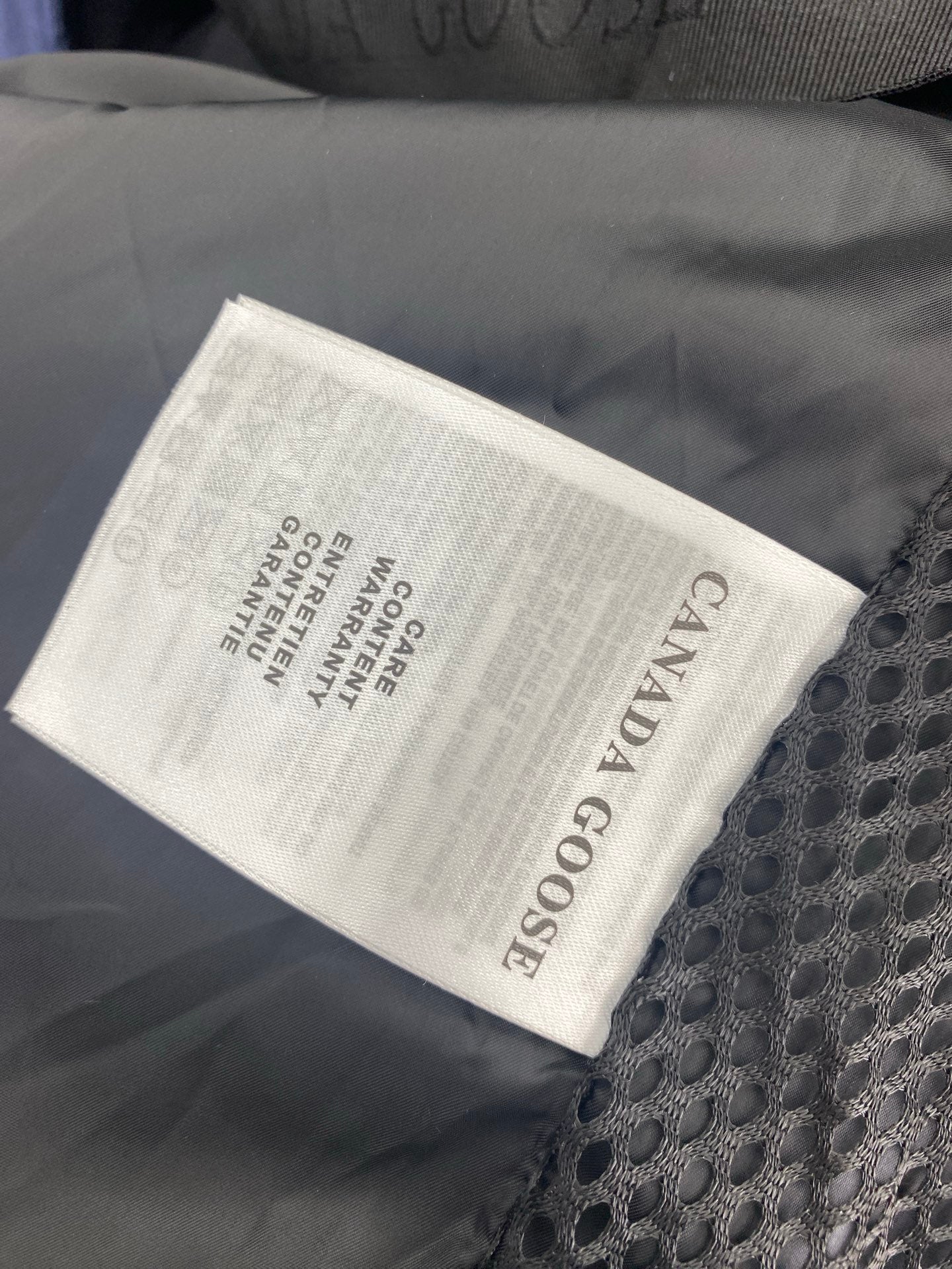 Canada Goose Grandview Women's Down Jacket For Winter Warmth