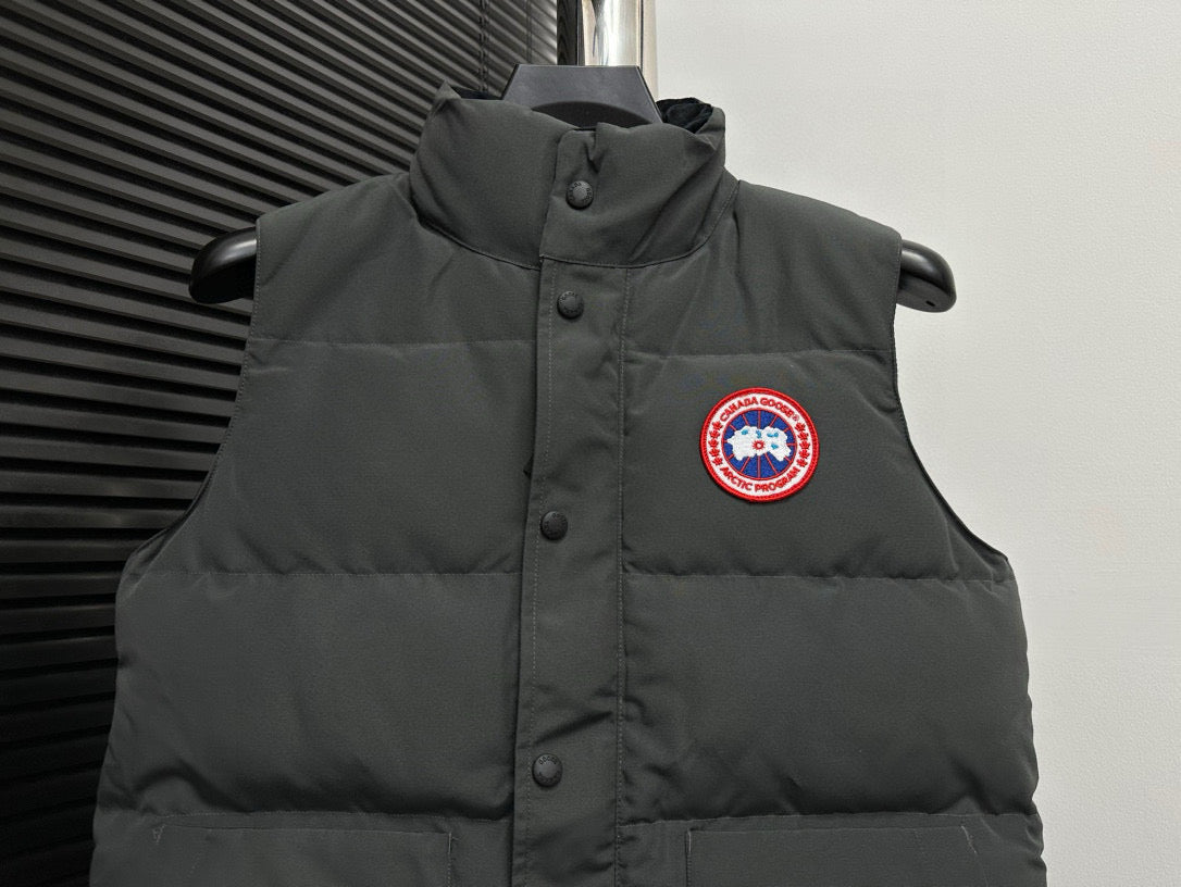 Canada Goose Dark Gray Down Vest: Stylish Warmth For Winter