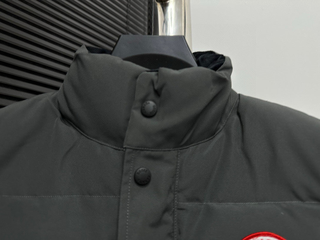 Canada Goose Dark Gray Down Vest: Stylish Warmth For Winter