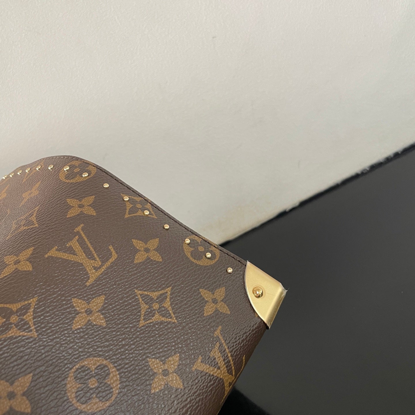 Louis Vuitton Speedy Trunk 25 Handbag In Monogram Canvas With Black Accents And Gold Hardware