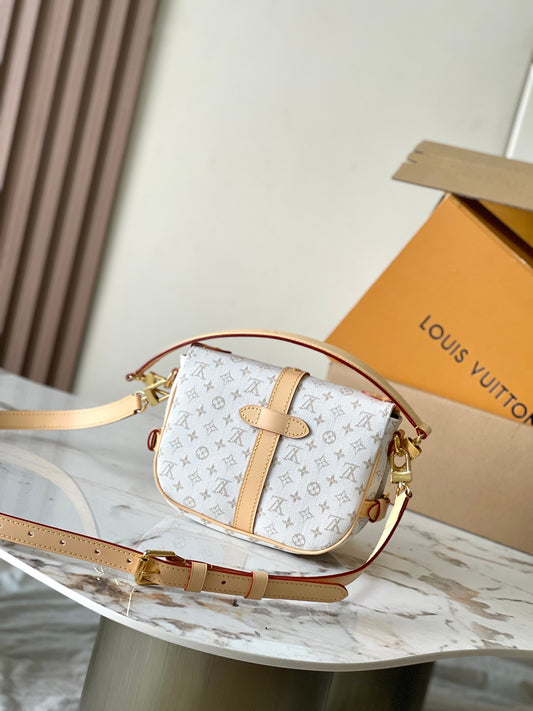 Stylish Louis Vuitton Handbag with Classic Monogram Pattern and Adjustable Strap