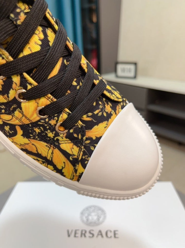 Versace Men's High-Top Sneakers - Luxury Designer Athletic Footwear with Baroque Print & Greek Key