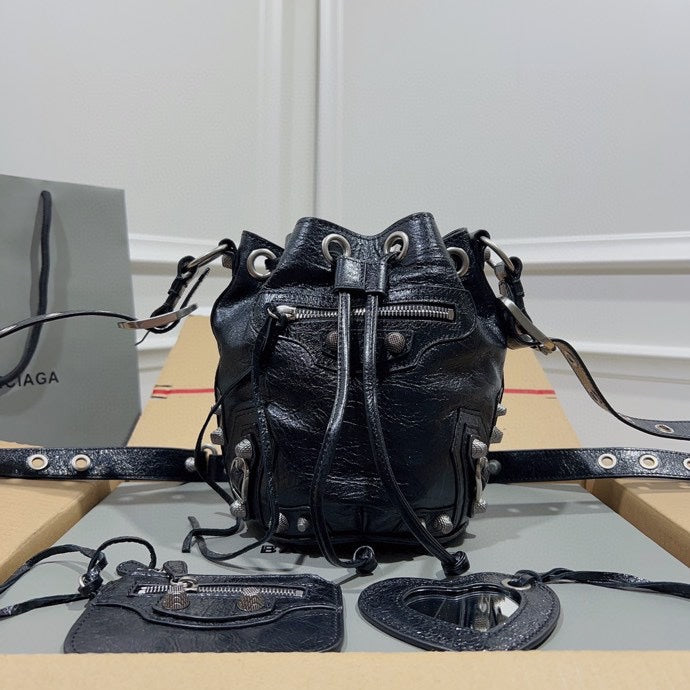 Metallic Black Balenciaga Bucket Bag with Adjustable Straps and Matching Pouch for Stylish Functionality Style No.3032
