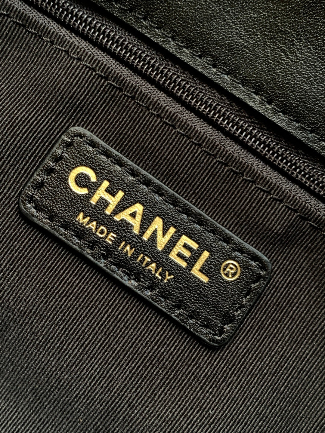 Chanel hobo Black Quilted Leather Handbag With Gold CC Logo And Chain Strap 5637