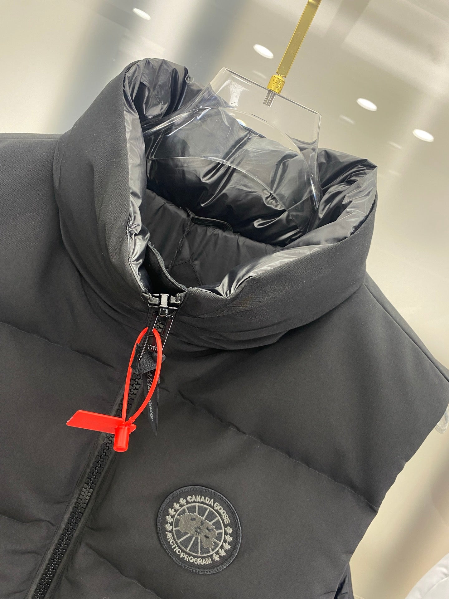 Women's Black Canada Goose Style Down Vest: Classic Winter Warmth