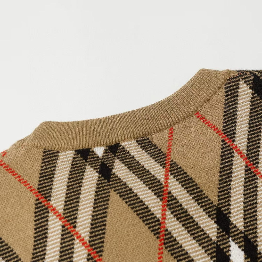 Burberry Men's Argyle Check Pattern Crew Neck Knitted Sweater