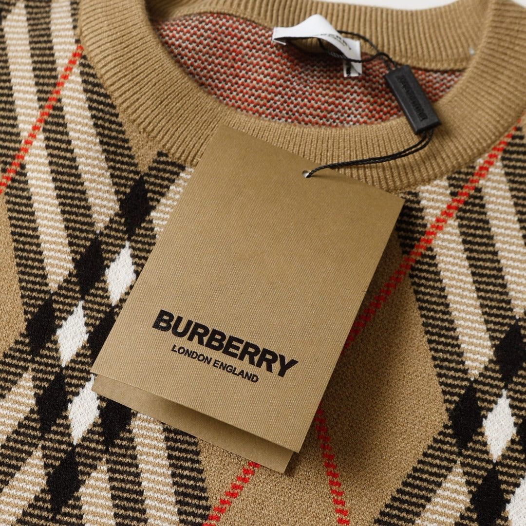 Burberry Men's Argyle Check Pattern Crew Neck Knitted Sweater