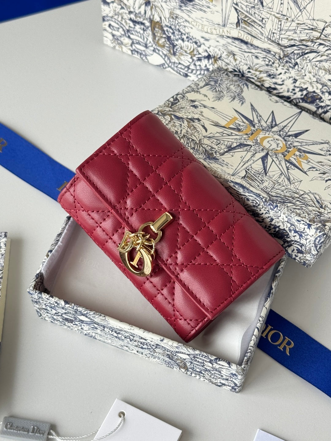 Chic Dior Wallet With Quilted Leather And Gold - Tone Logo Charm S0966ONMJ_M413