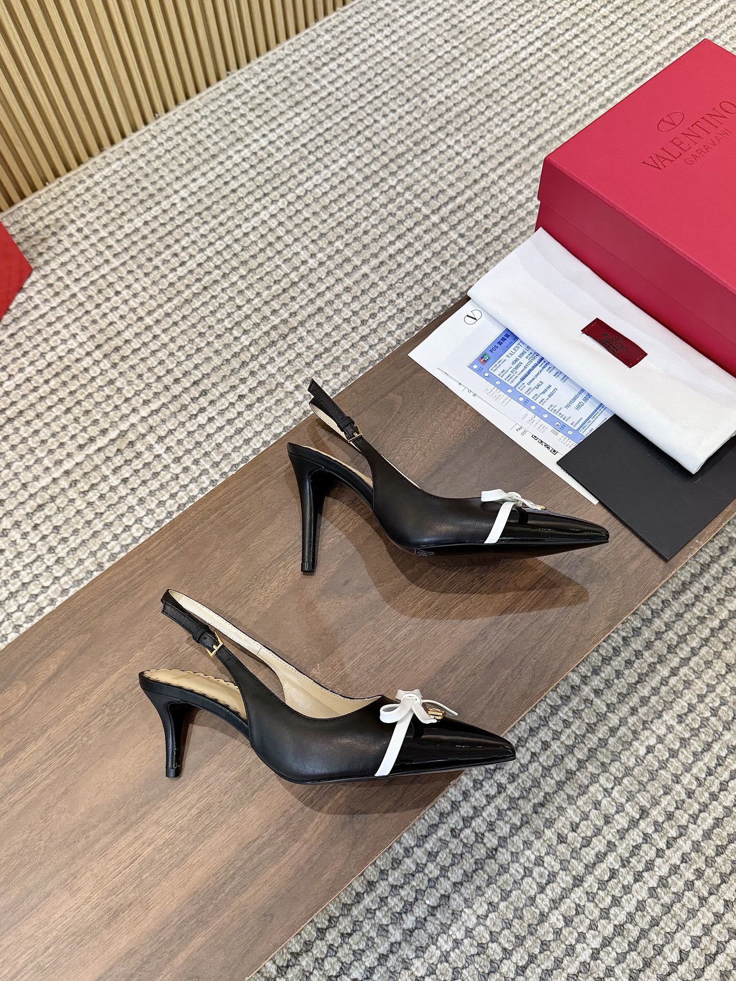 Valentino Women's Pointed Toe Bow High Heels Luxury Patent Leather Pumps