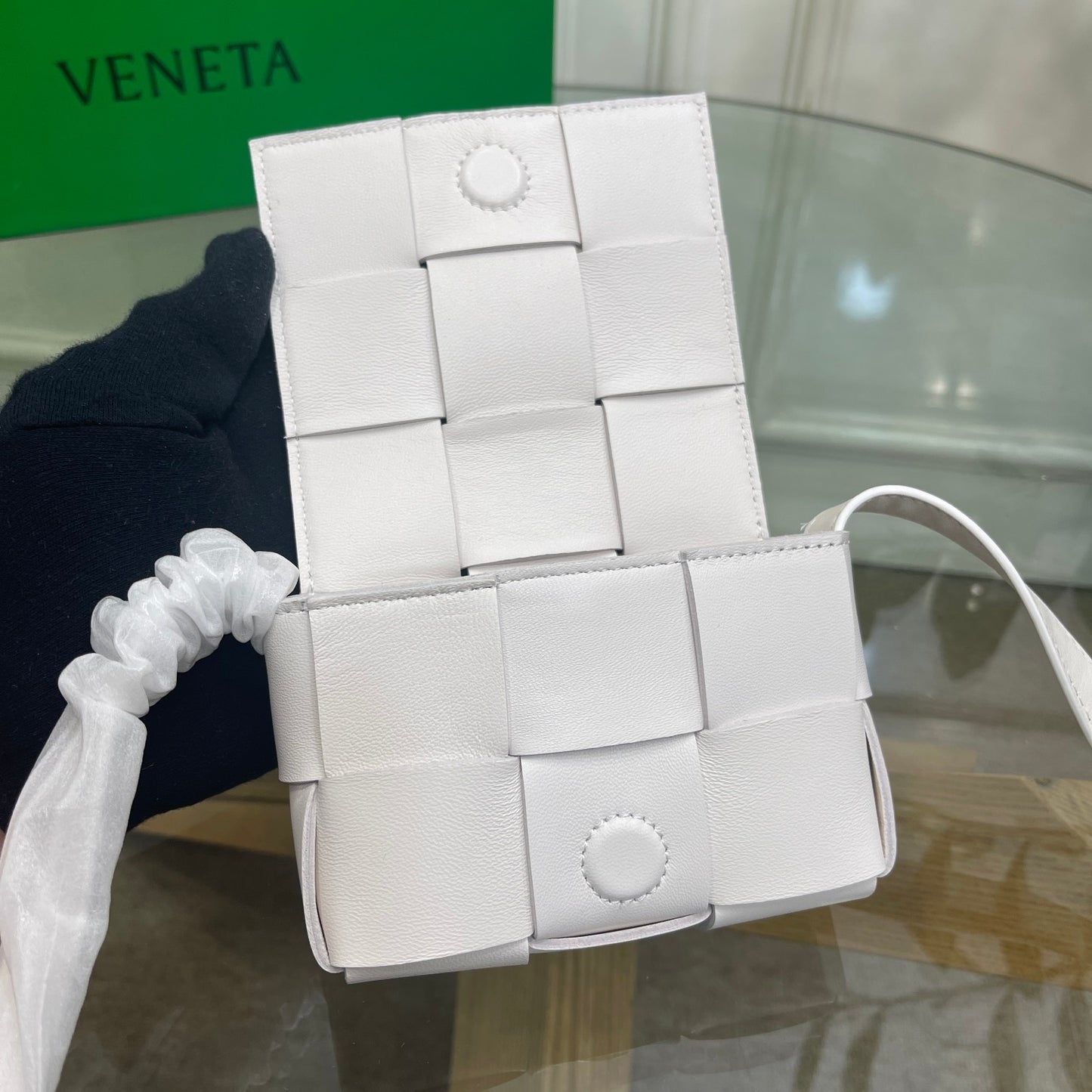 Bottega Veneta Cassette Bag White Leather Green Trim Intrecciato Weave Design Style No.6902