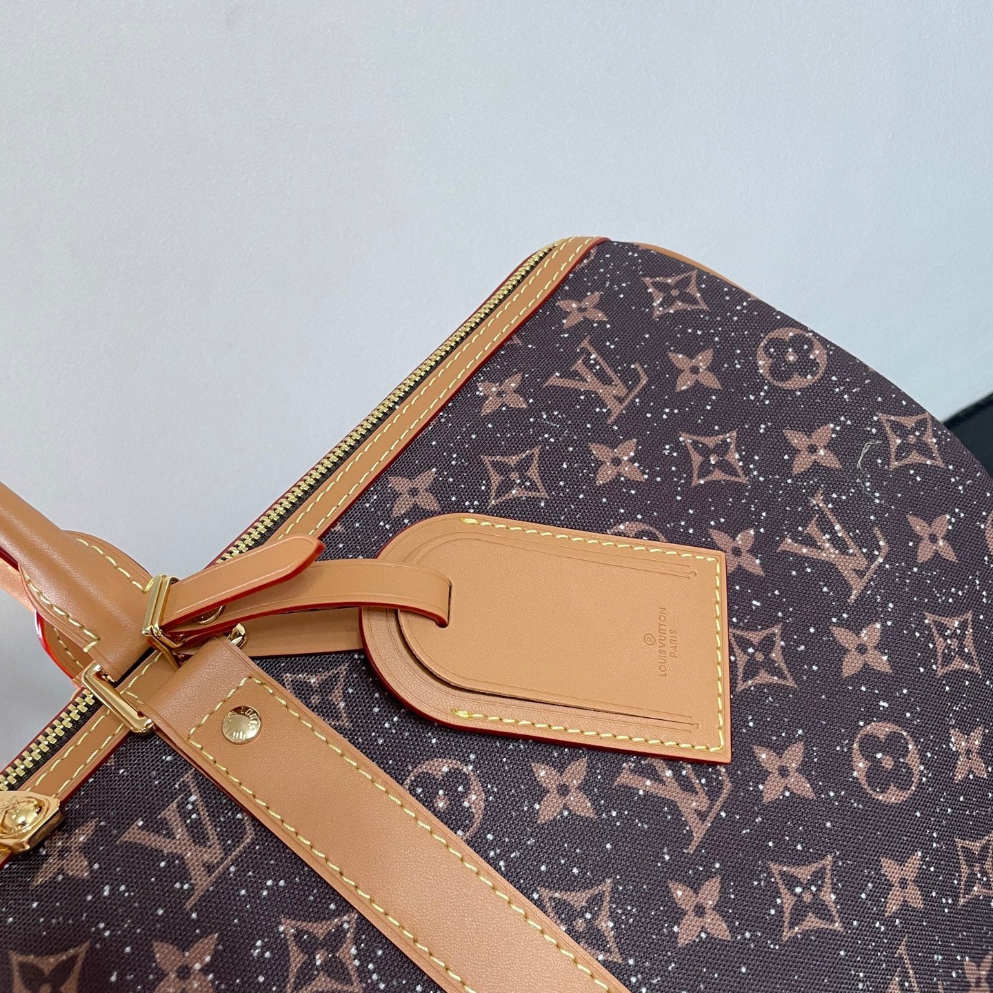 Stylish LV Keepall Bandoulière Bag With Monogram Canvas And Adjustable Strap