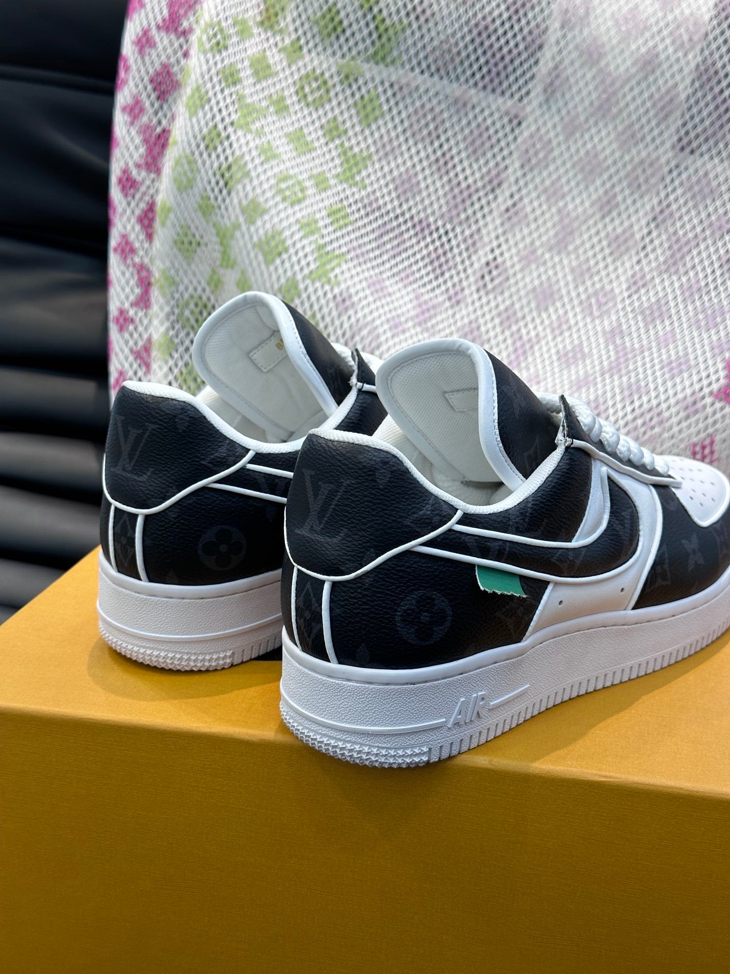 LV x Nike Collaborative Stylish And Comfortable Sneakers