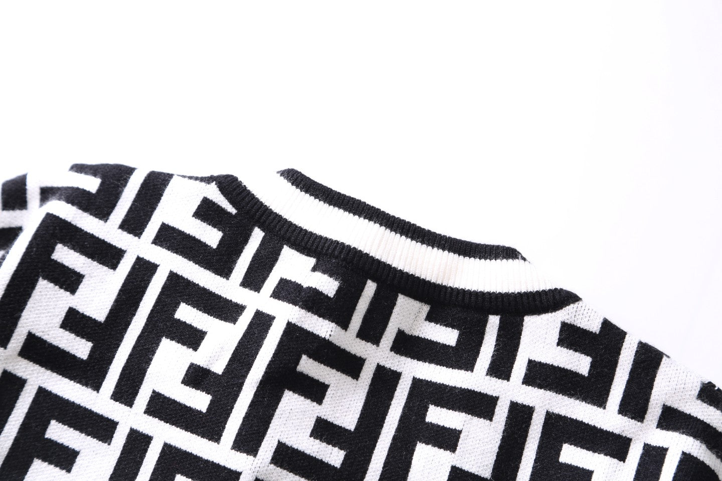 Fendi Black And White FF Pattern Crew Neck Long Sleeve Sweater