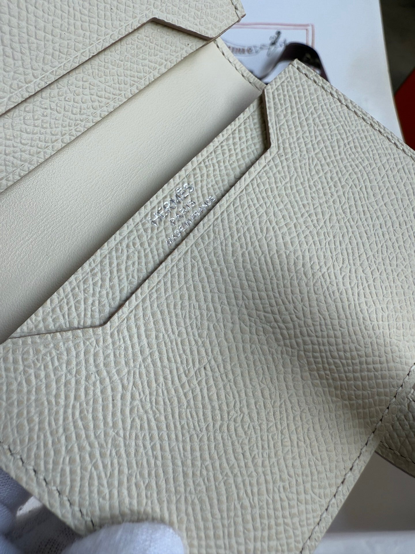 Chic Hermès Inspired Light Beige Leather Wallet with Iconic H Buckle in Gift Box 105-2