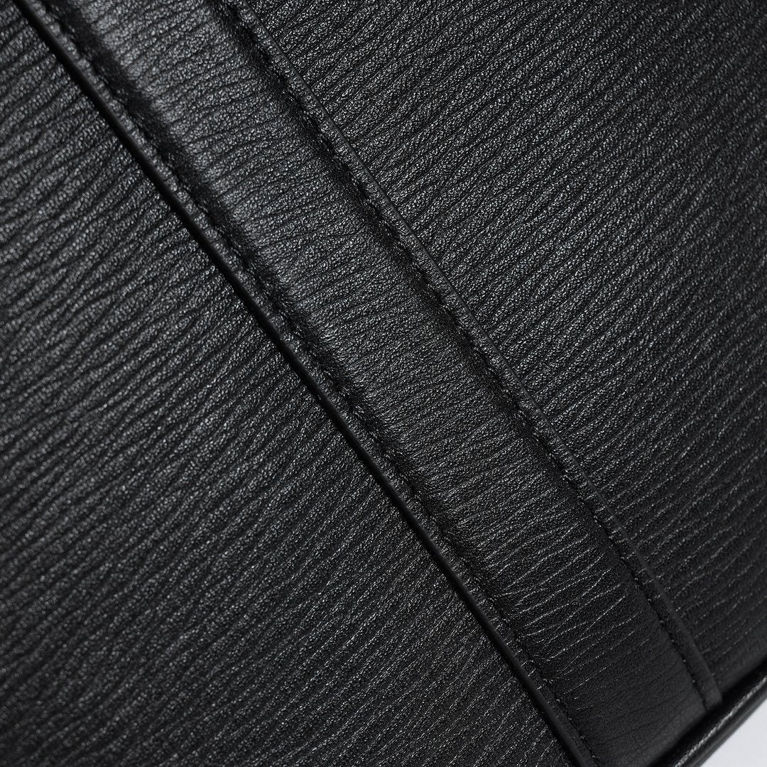 Prada Black Leather Briefcase With Iconic Logo For Professional Style P5183-1