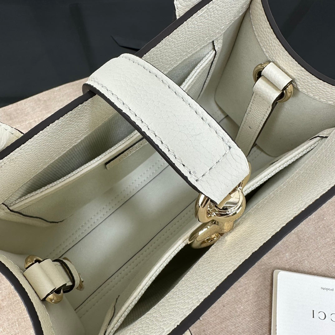 Gucci White Pebbled Leather Top Handle Bag With Silver Tone Hardware And Detachable Strap 795349