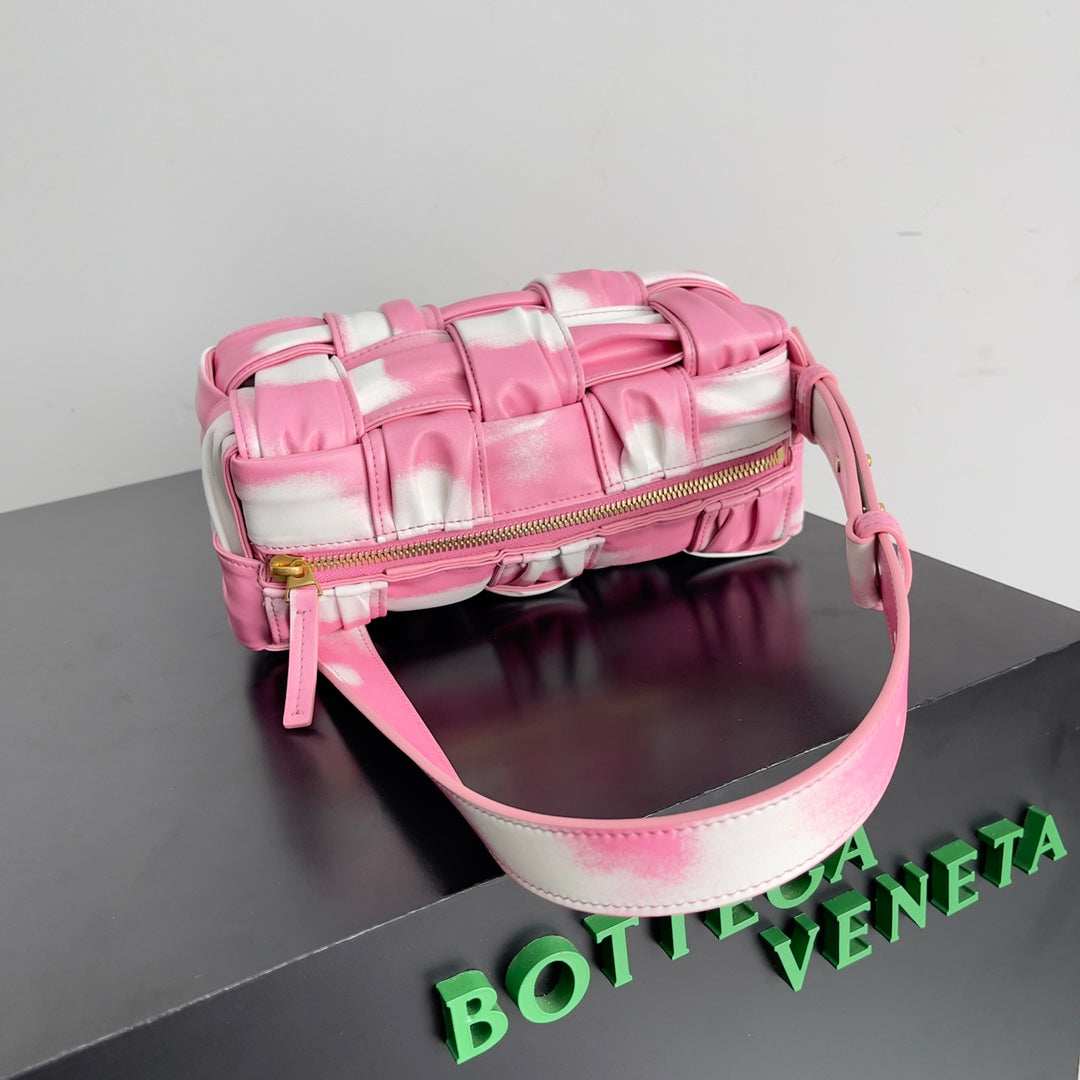 Bottega Veneta Pink And White Tie Dye Woven Leather Shoulder Bag For Trendy Fashionistas BV73622