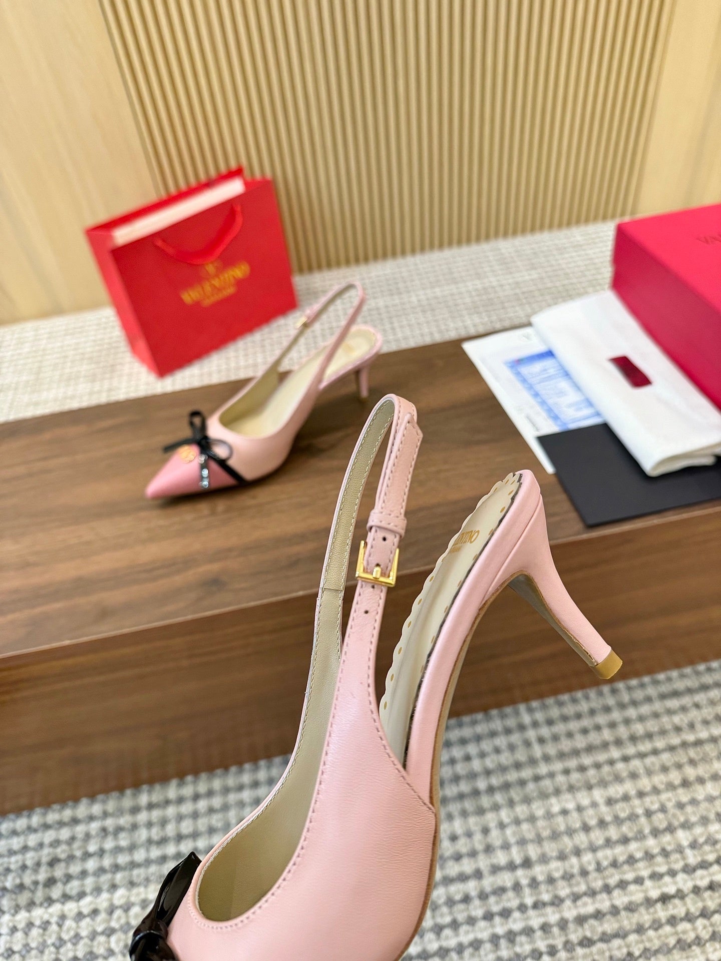 Valentino Women's Pointed Toe Bow High Heels Luxury Patent Leather Pumps