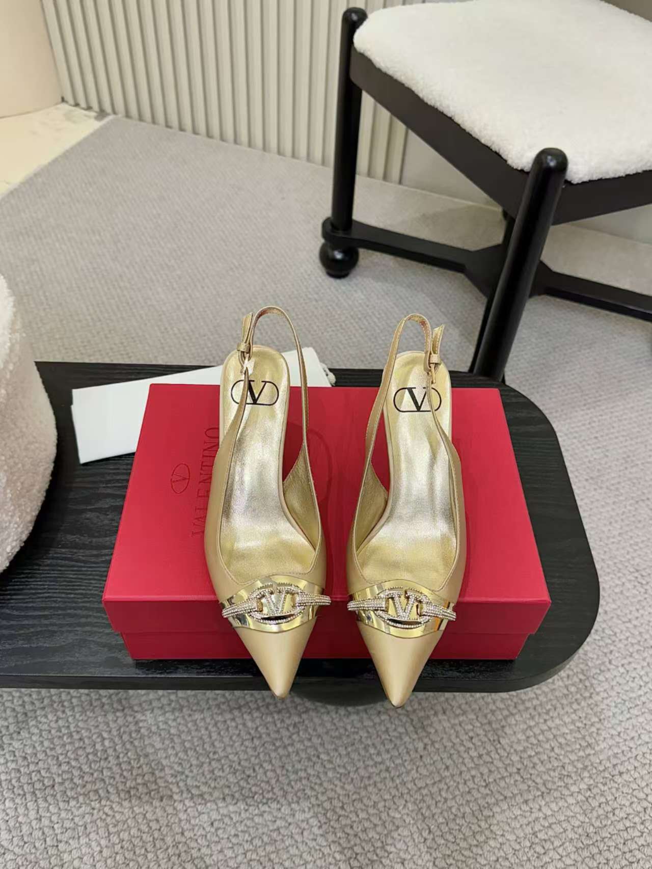 Valentino Women's Pointed Toe Bow High Heels Luxury Patent Leather Pumps