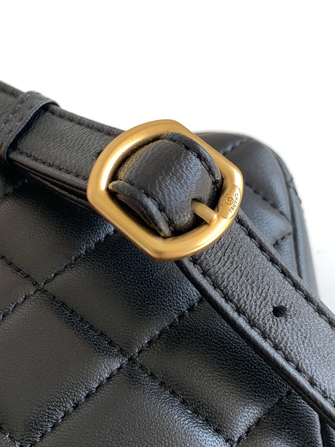 Chanel Black Quilted Leather Belt Bag With Gold CC Logo For Fashionable Looks L4679