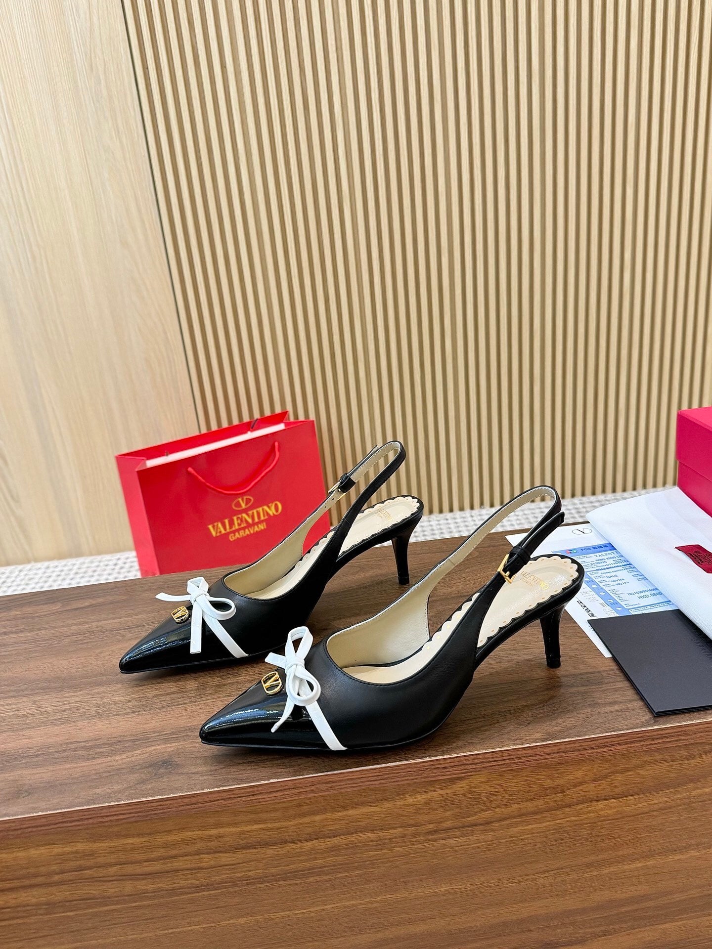 Valentino Women's Pointed Toe Bow High Heels Luxury Patent Leather Pumps